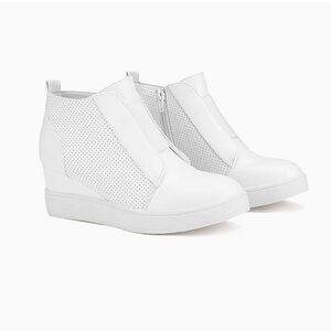 WHITE DREAM PAIRS Women’s Platform Wedge Sneakers Ankle Booties Size 7